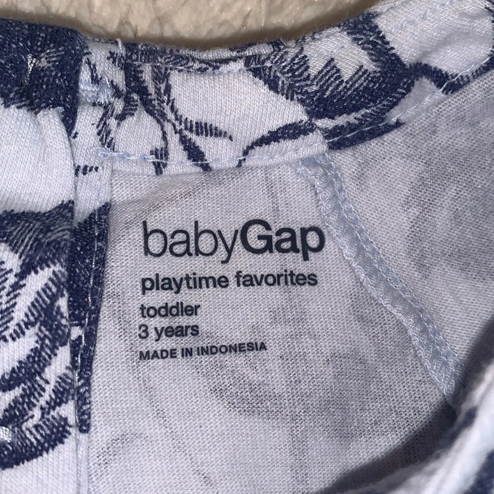 GAP Blue Floral Short Sleeve Top 3 EUC